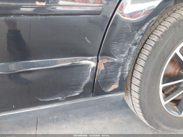 Dodge Grand Caravan Image 9