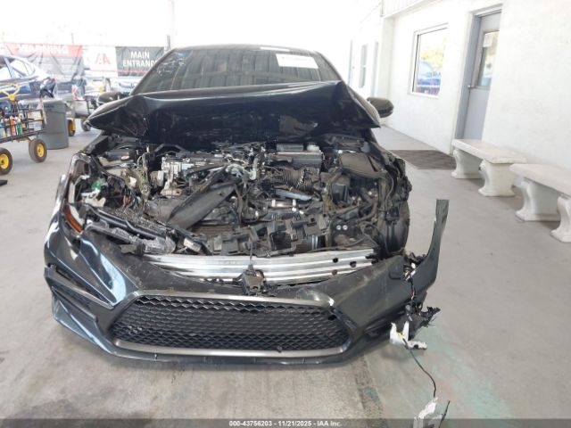 Toyota Corolla Se Image 16