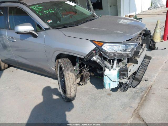 Toyota RAV4 Xle Image 5