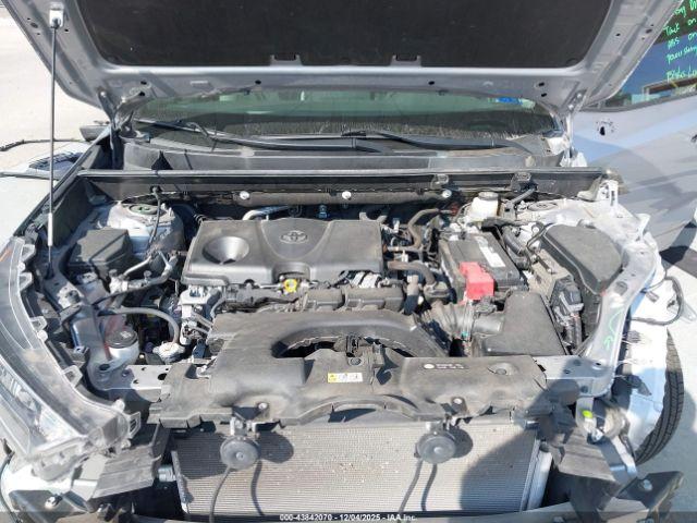 Toyota RAV4 Xle Image 7