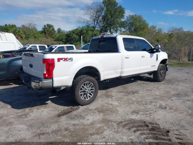 Ford F-350 Lariat Image 9