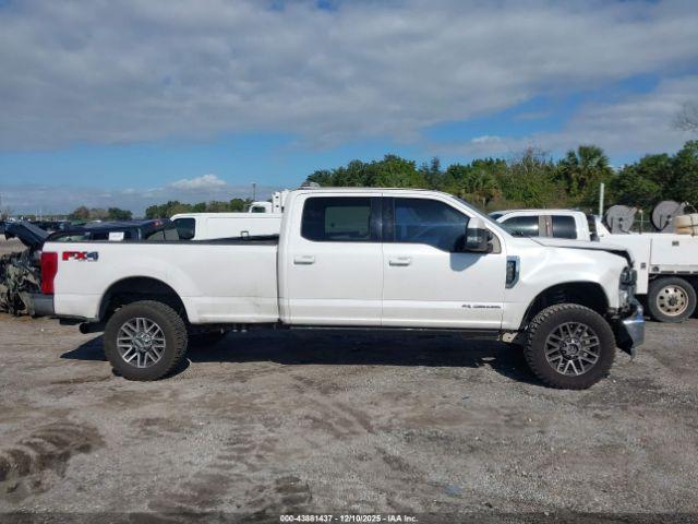 Ford F-350 Lariat Image 5