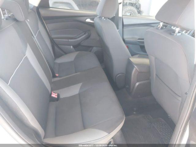 Ford Focus Se Image 6