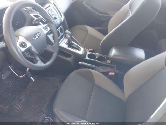 Ford Focus Se Image 11