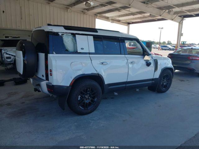 Land Rover Defender 110 Se Image 2
