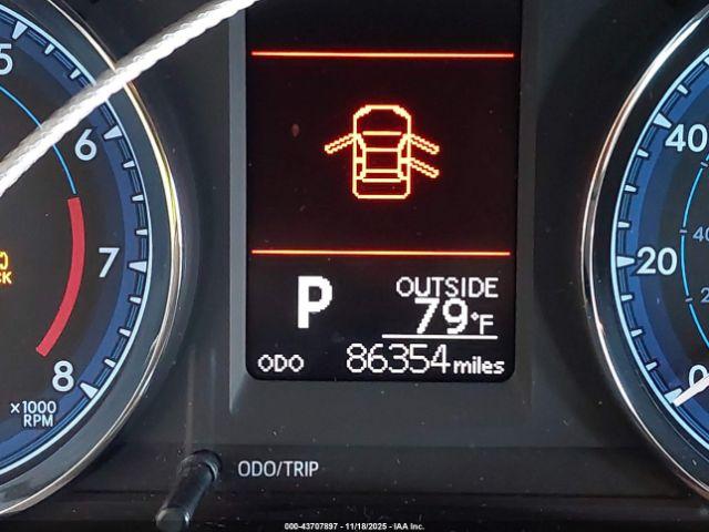 Toyota Corolla Le Image 4