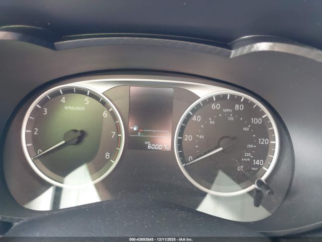 Nissan Versa S Image 6