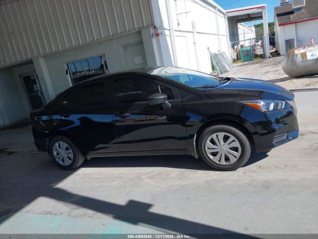 Nissan Versa S Image 11