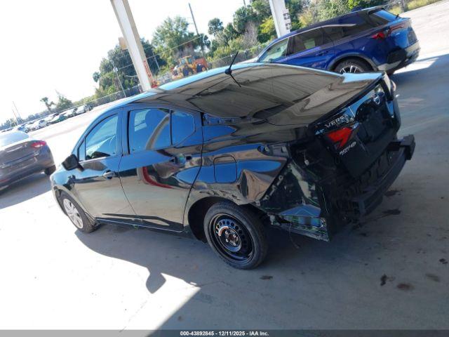 Nissan Versa S Image 12