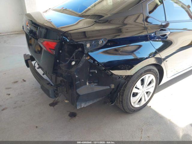 Nissan Versa S Image 14