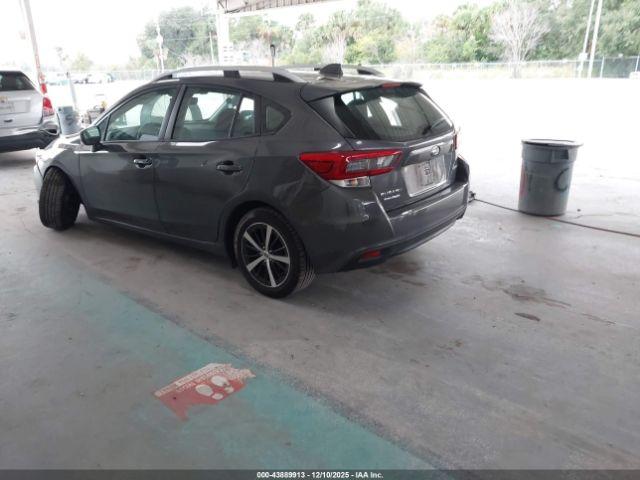 Subaru Impreza Premium 5-door Image 5