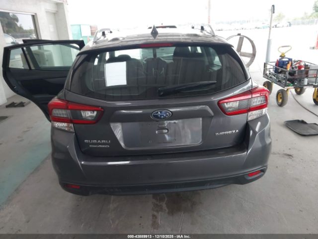 Subaru Impreza Premium 5-door Image 15