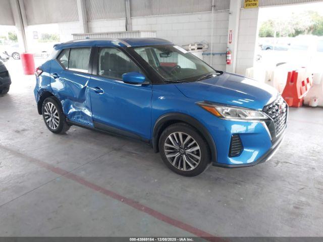  Salvage Nissan Kicks