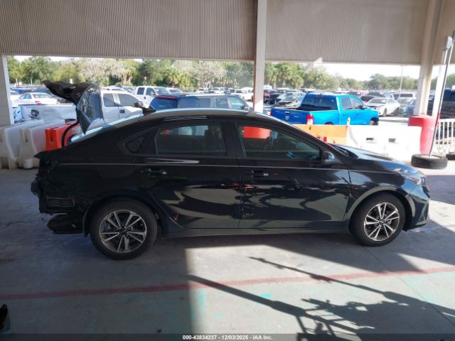 Kia Forte Lxs Image 5