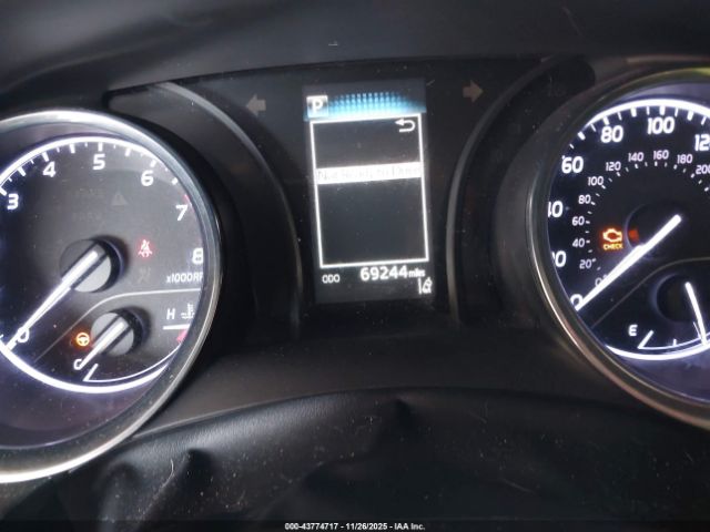 Toyota Camry Le Image 14