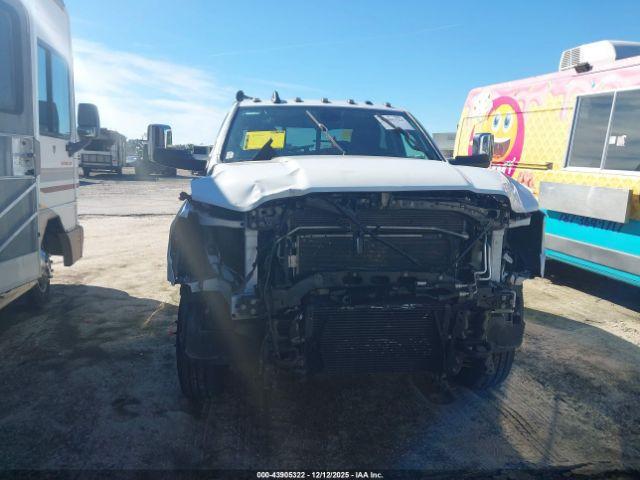 Ram 3500 Laramie Image 8