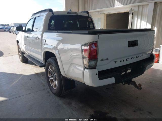 Toyota Tacoma Limited Image 2