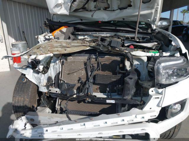 Toyota Tacoma Limited Image 8