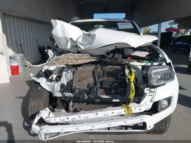 Toyota Tacoma Limited Image 9