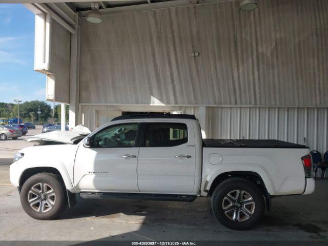 Toyota Tacoma Limited Image 16