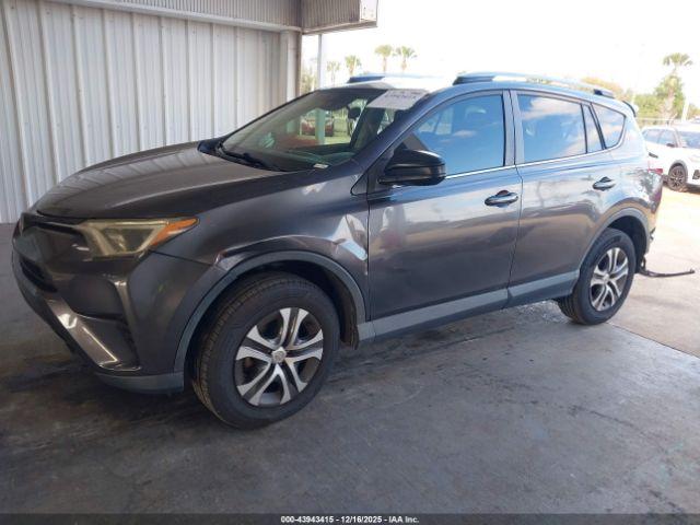 Toyota RAV4 Le Image 15