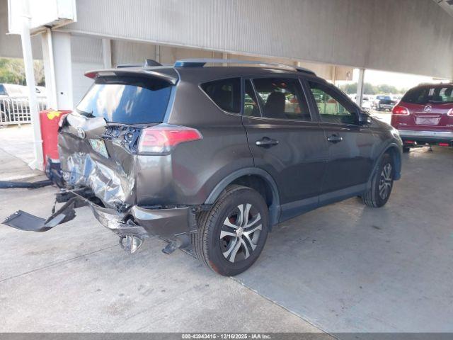 Toyota RAV4 Le Image 6