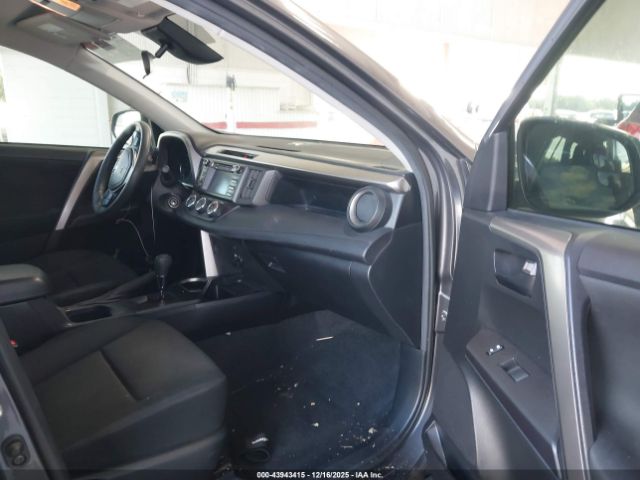 Toyota RAV4 Le Image 3