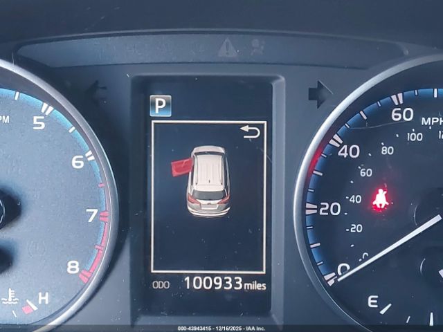 Toyota RAV4 Le Image 10