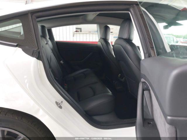 Tesla Model 3 Standard Range Plus Rear-wheel Drive Image 2