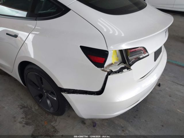 Tesla Model 3 Standard Range Plus Rear-wheel Drive Image 3