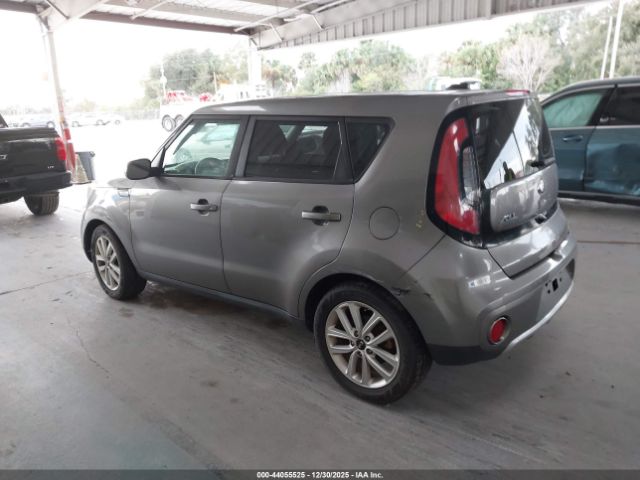 Kia Soul + Image 14