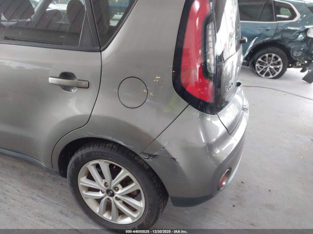 Kia Soul + Image 13