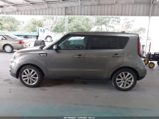 Kia Soul + Image 16