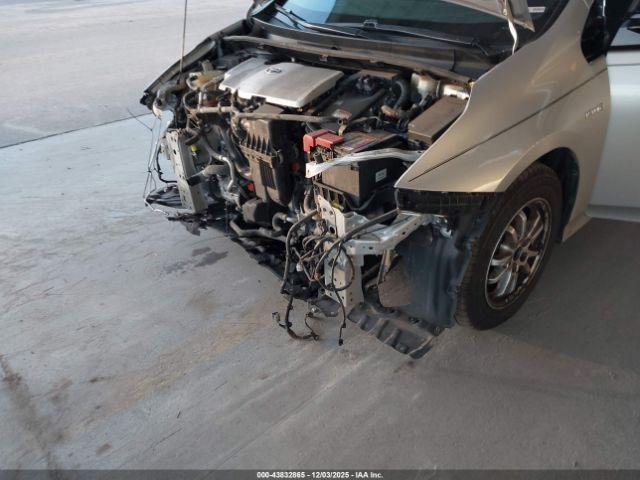 Toyota Prius Two Image 11