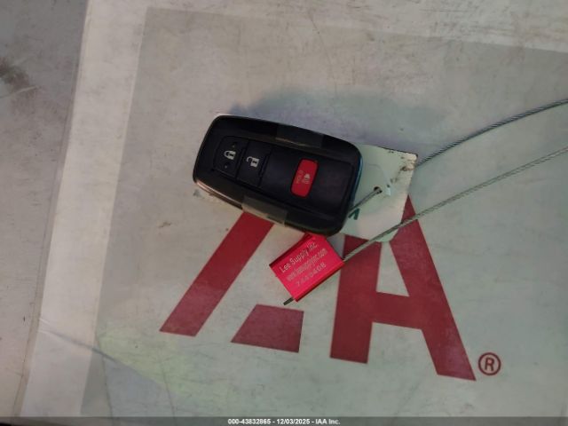 Toyota Prius Two Image 9