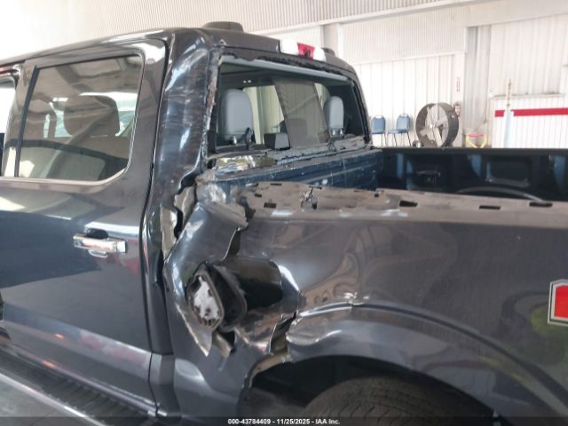 Ford F-150 Lariat Image 5