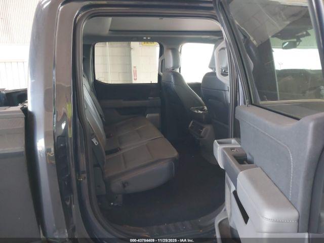 Ford F-150 Lariat Image 11