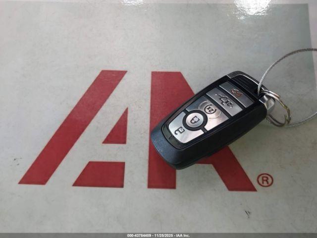 Ford F-150 Lariat Image 3