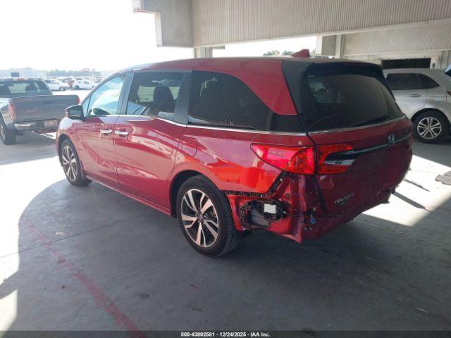 Honda Odyssey Touring Image 6