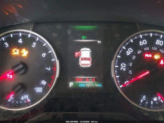 Toyota RAV4 Le Image 8