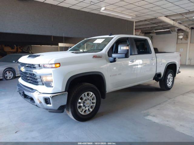 Chevrolet Silverado 2500 4wd  Standard Bed Lt Image 4