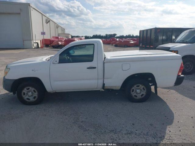 Toyota Tacoma Image 9