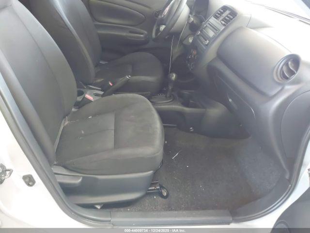 Nissan Versa 1.6 S+ Image 16