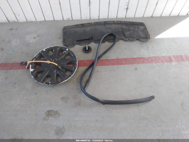 Nissan Versa 1.6 S+ Image 8