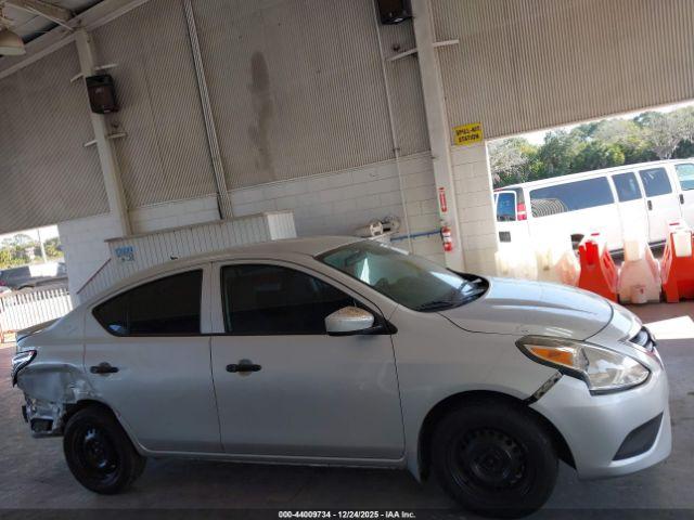 Nissan Versa 1.6 S+ Image 5