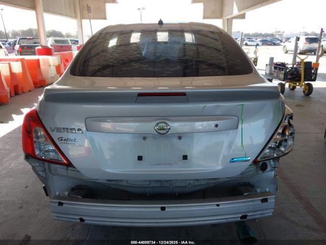 Nissan Versa 1.6 S+ Image 4