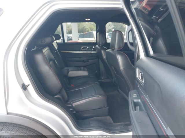 Ford Explorer Sport Image 9