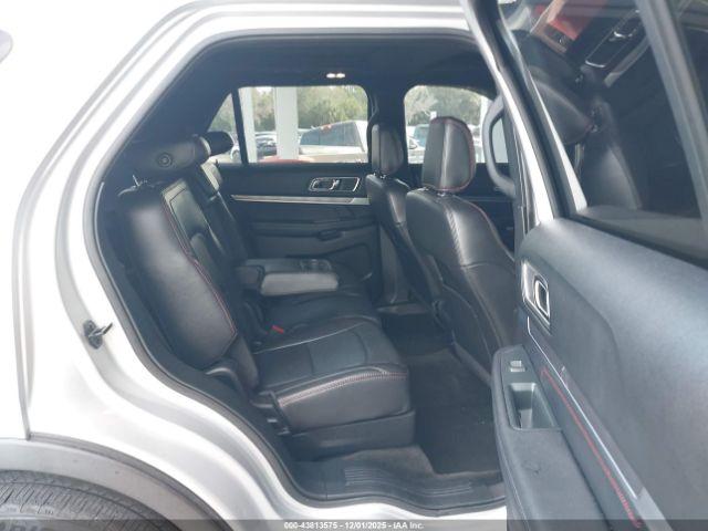 Ford Explorer Sport Image 9