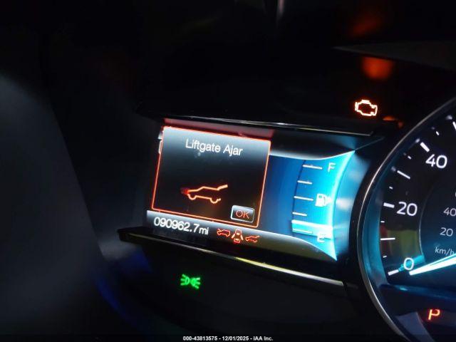 Ford Explorer Sport Image 11