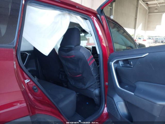 Toyota RAV4 Le Image 2